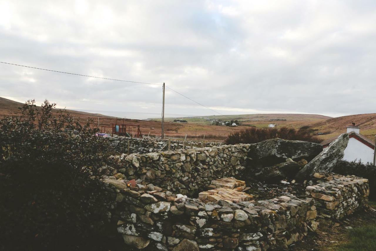 Dolmen Cottage Glencolumbkille Kültér fotó